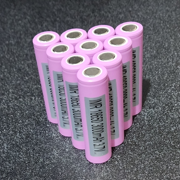 10 pack of 18650 rechargeable lithium ion batteries.  3000 Mah.  3.7 volt. - Picture 1 of 3
